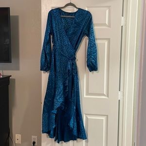 Simplee wrap dress size large - blue leopard print- worn once to a wedding